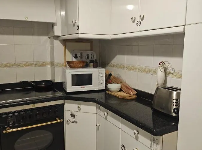 Habitacion Amplia Y Centrica En Piso Compartido